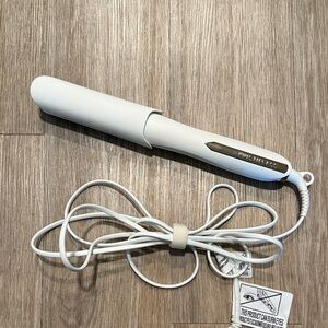 Kristin Ess Hair Straightener
Gently used, works perfectly